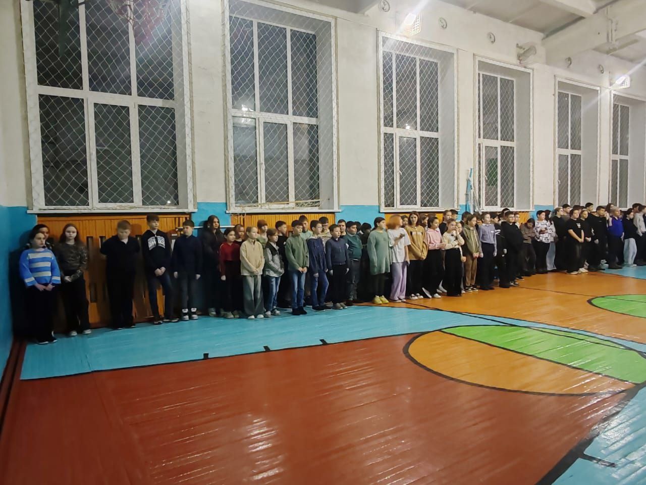 Линейка, посвящённая началу четверти.