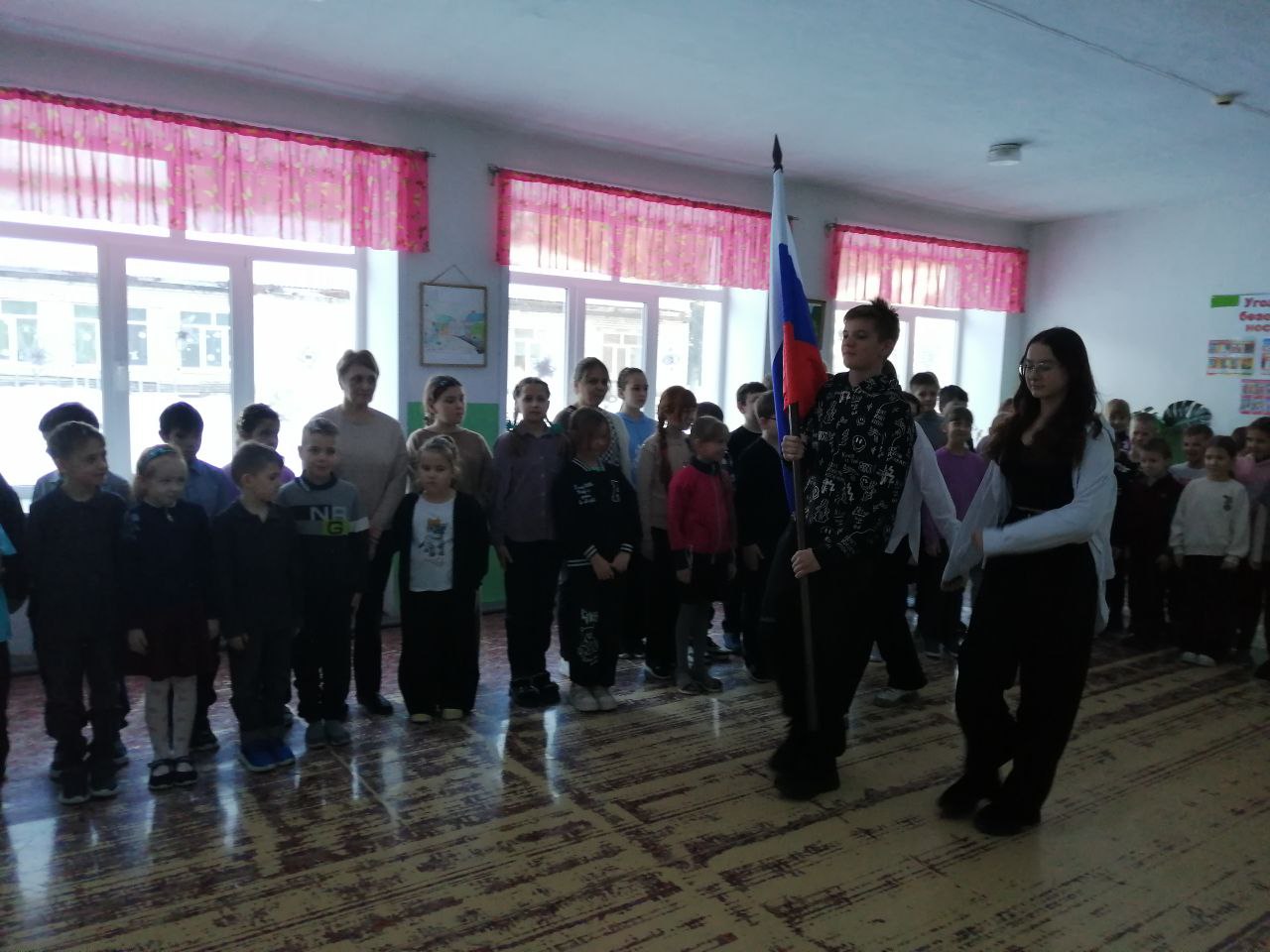 Общешкольная торжественная линейка.